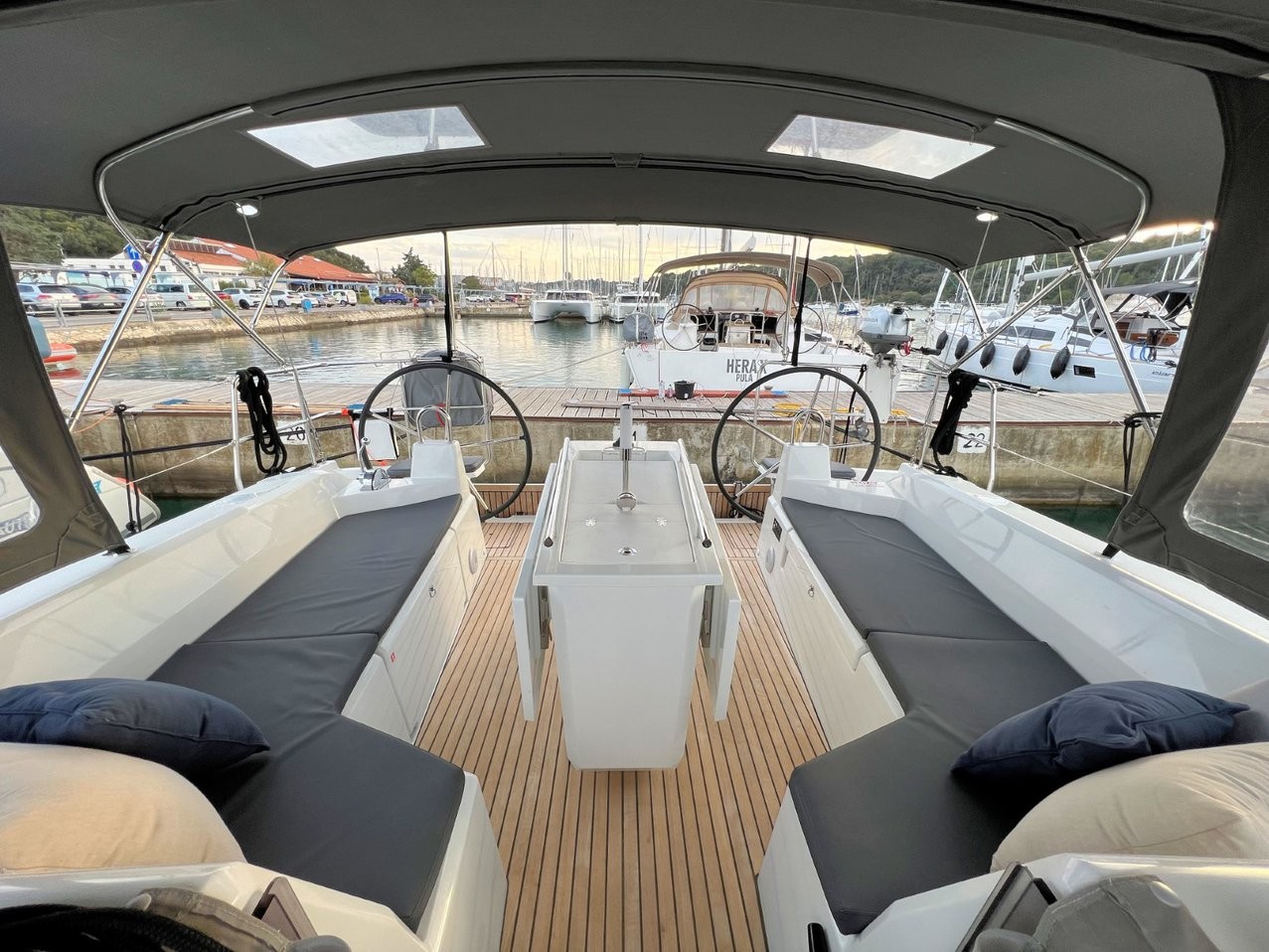 Oceanis 40.1, Christine | Yacht Charter Croatia