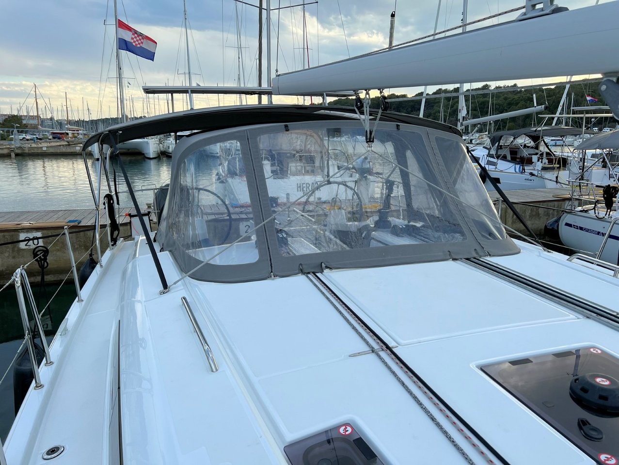 Oceanis 40.1, Christine | Yacht Charter Croatia