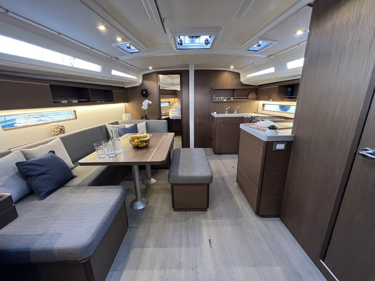 Oceanis 40.1, Christine | Yacht Charter Croatia