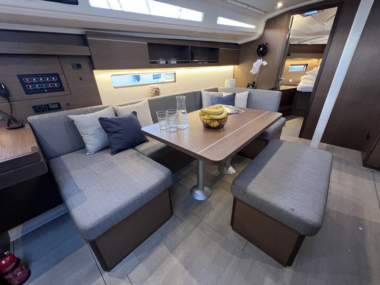 Oceanis 40.1, Christine | Yacht Charter Croatia