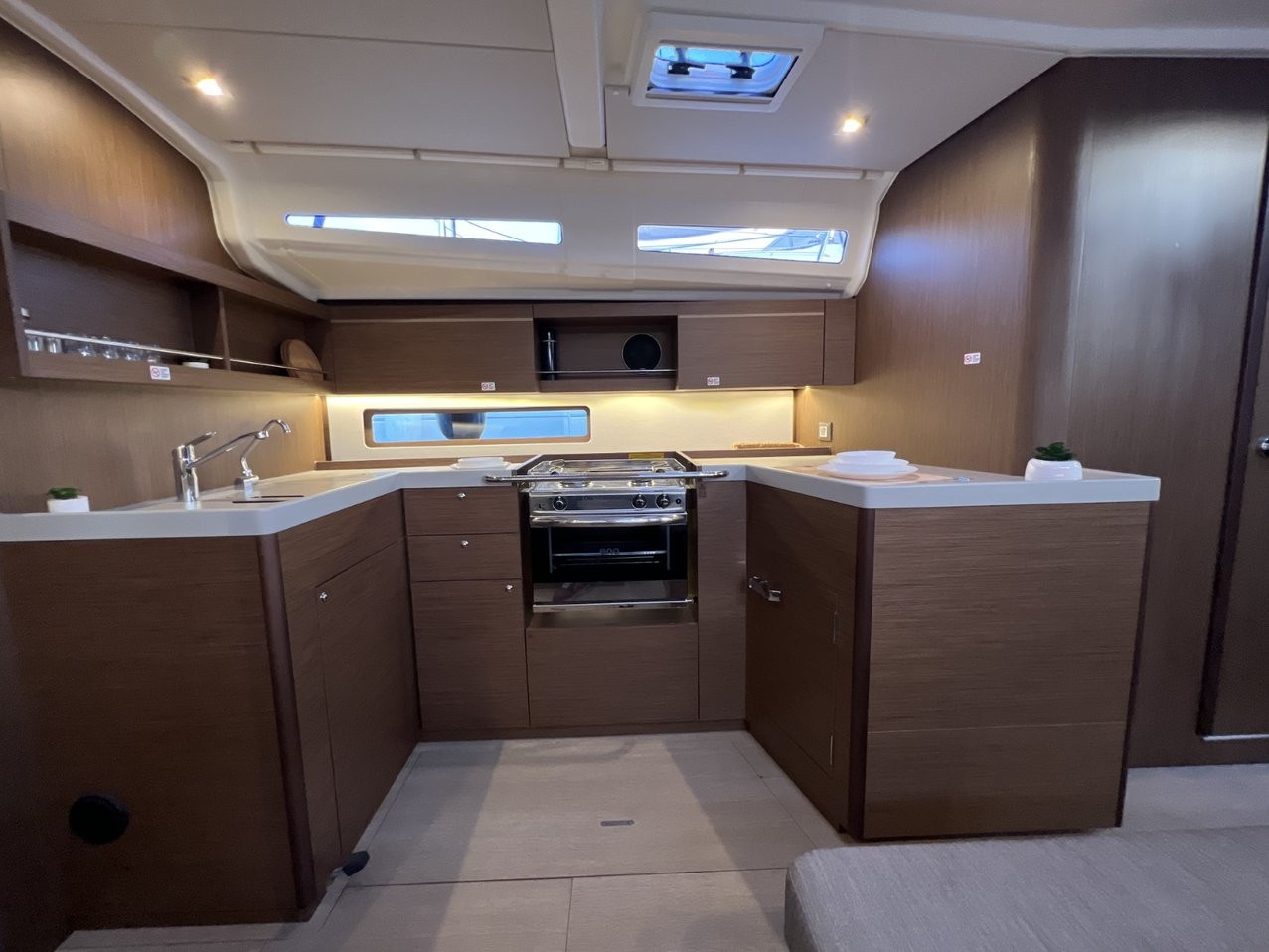 Oceanis 40.1, Christine | Yacht Charter Croatia