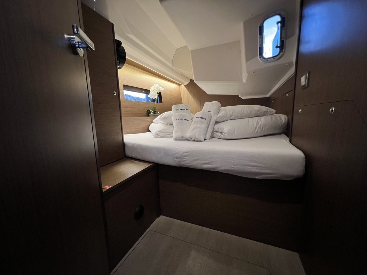 Oceanis 40.1, Christine | Yacht Charter Croatia