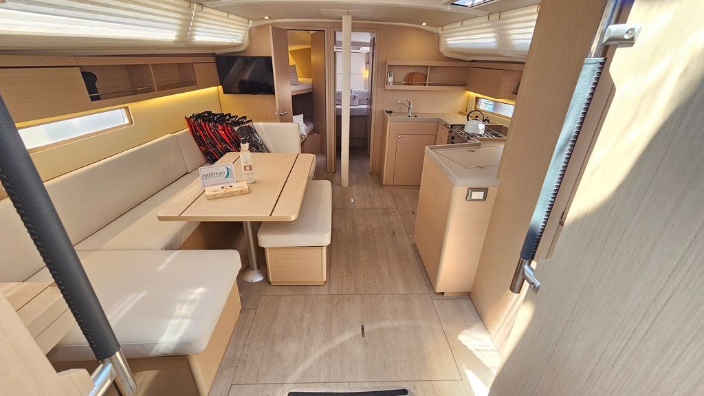 Oceanis 40.1, Dream Weaver | Yacht Charter Croatia