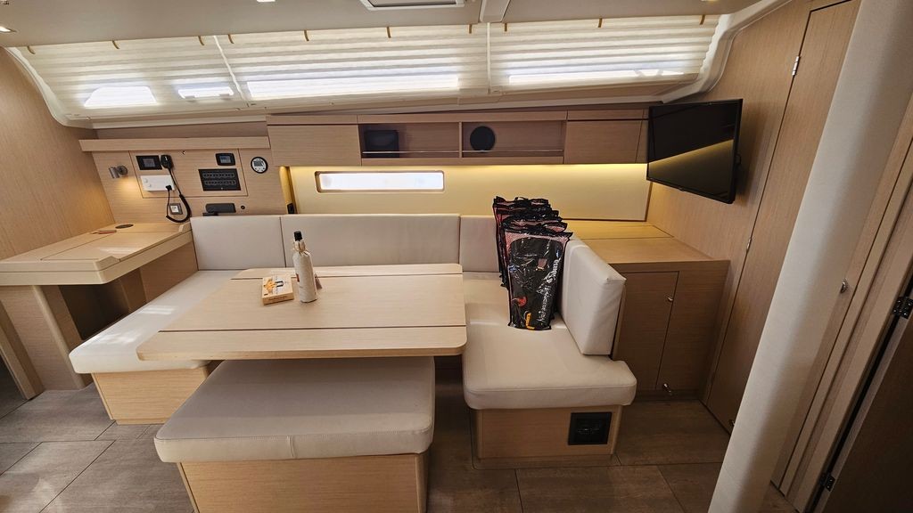Oceanis 40.1, Dream Weaver | Yacht Charter Croatia