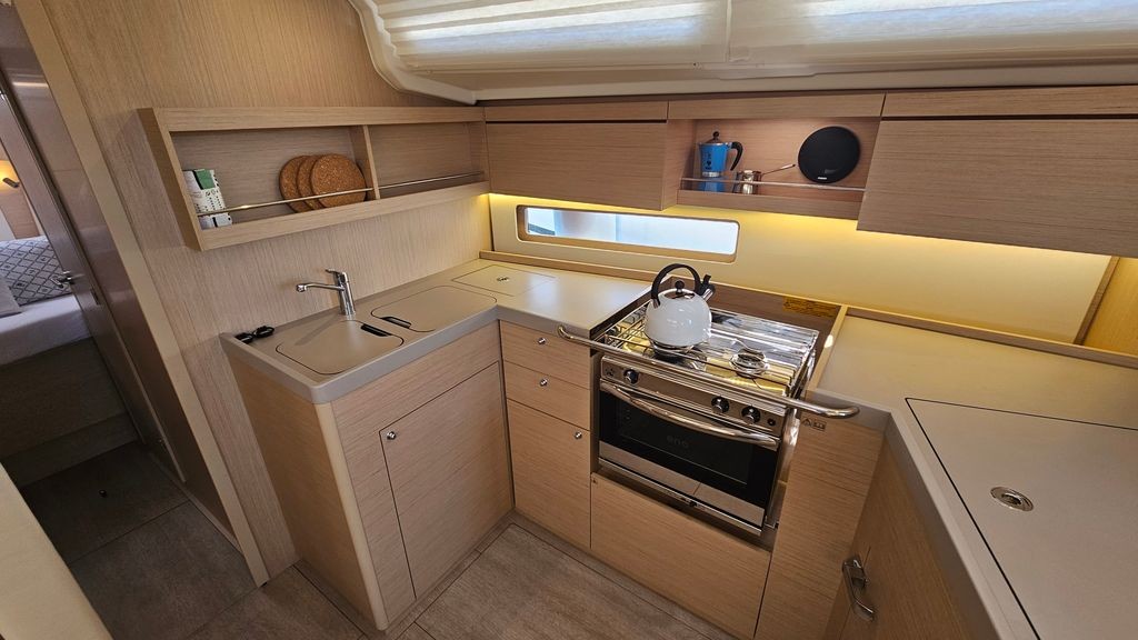 Oceanis 40.1, Dream Weaver | Yacht Charter Croatia