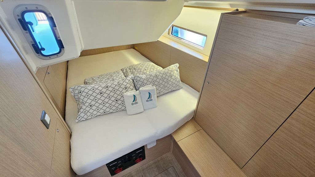 Oceanis 40.1, Dream Weaver | Yacht Charter Croatia