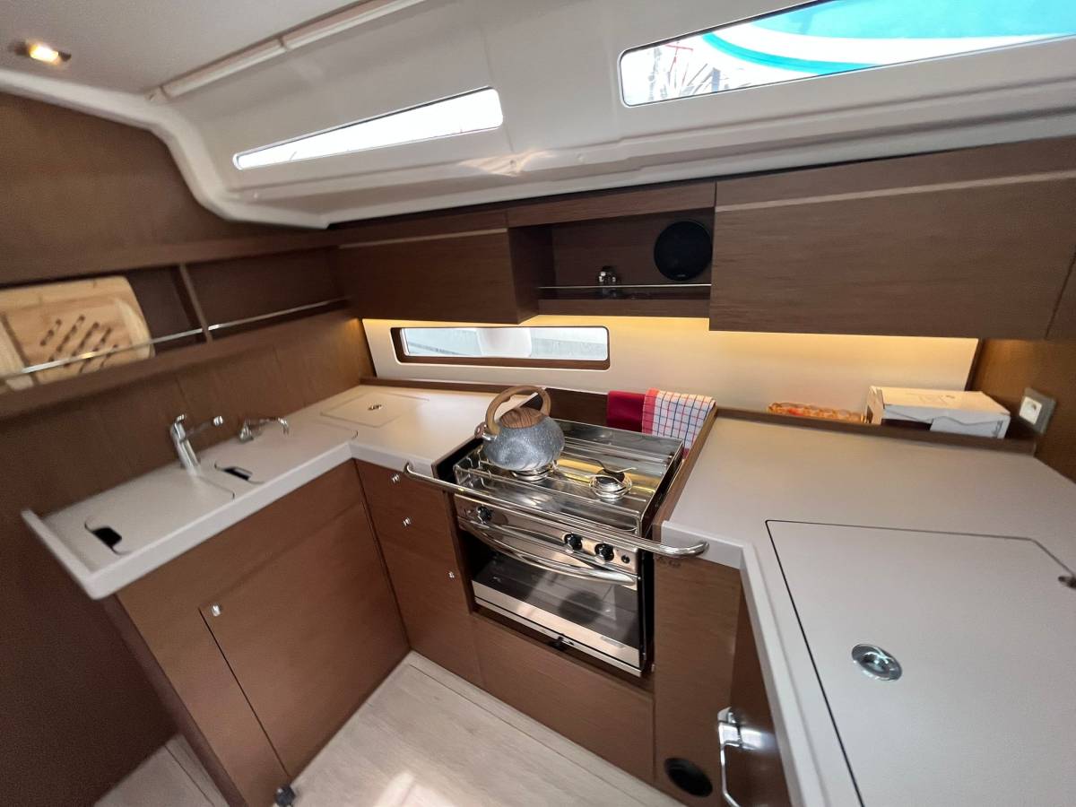 Oceanis 40.1, Kobe | Noleggio di Yacht Croazia
