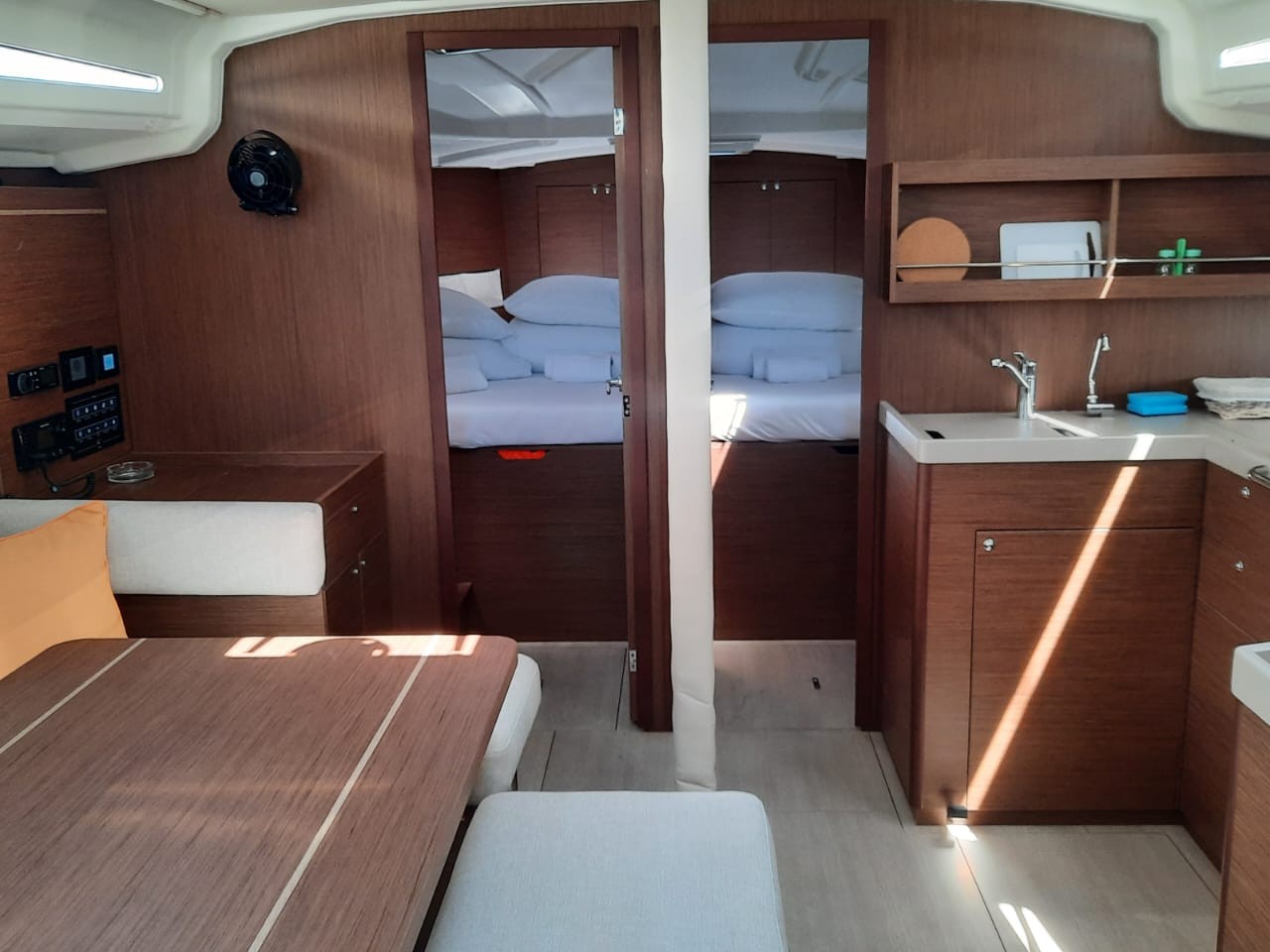 Oceanis 40.1, Albius | Yacht Charter Croatia