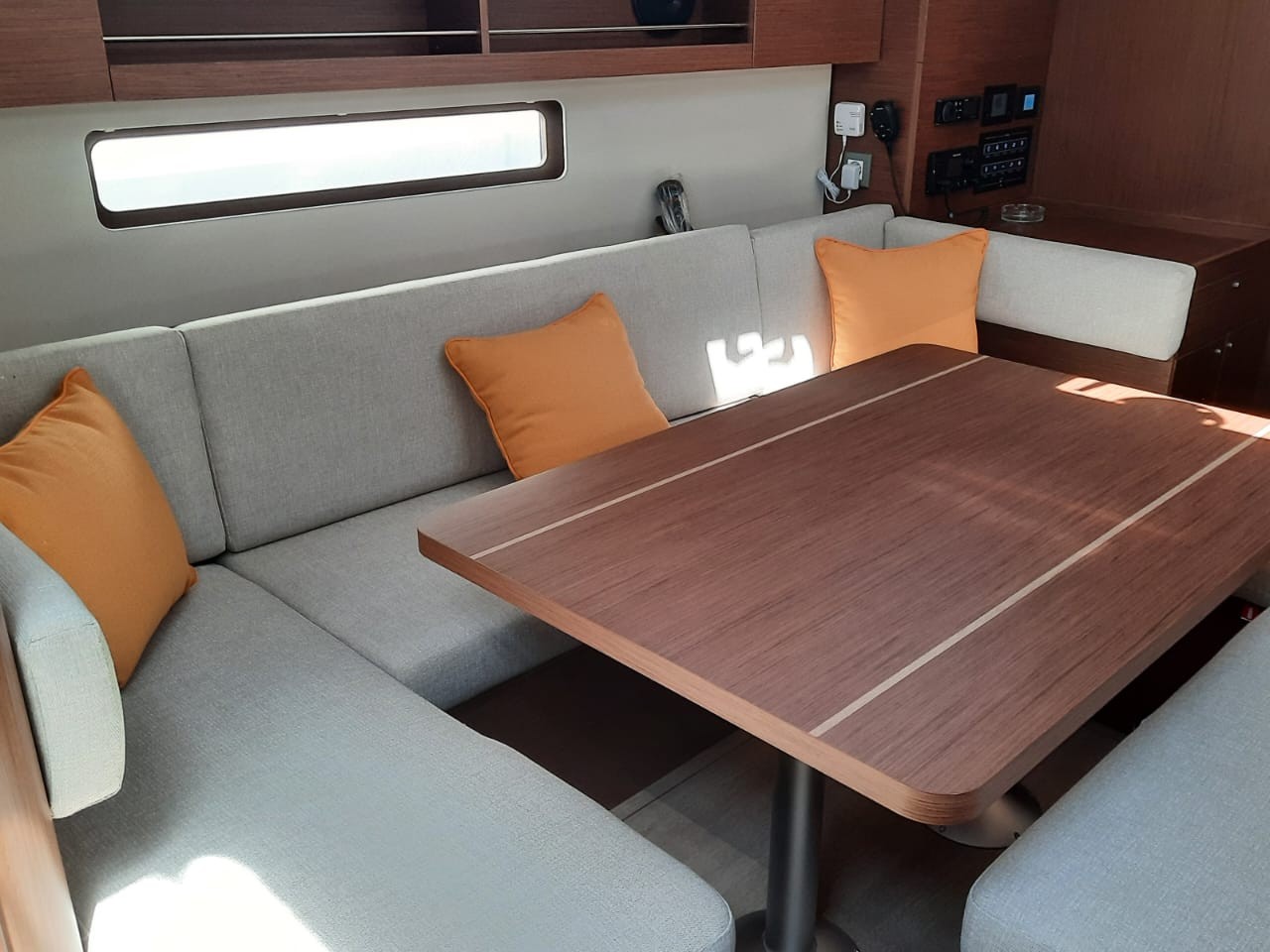 Oceanis 40.1, Albius | Yacht Charter Croatia