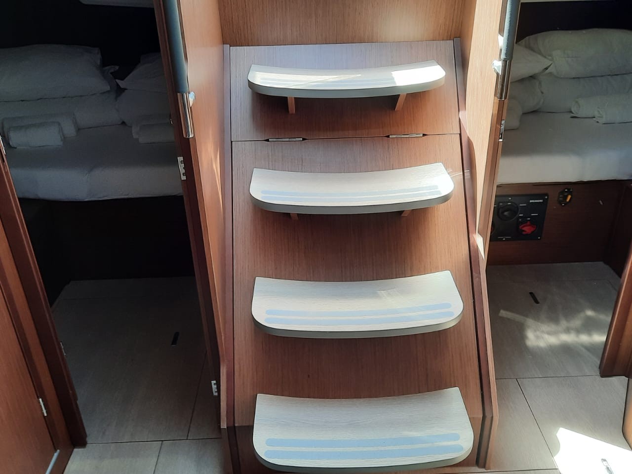 Oceanis 40.1, Albius | Yacht Charter Croatia