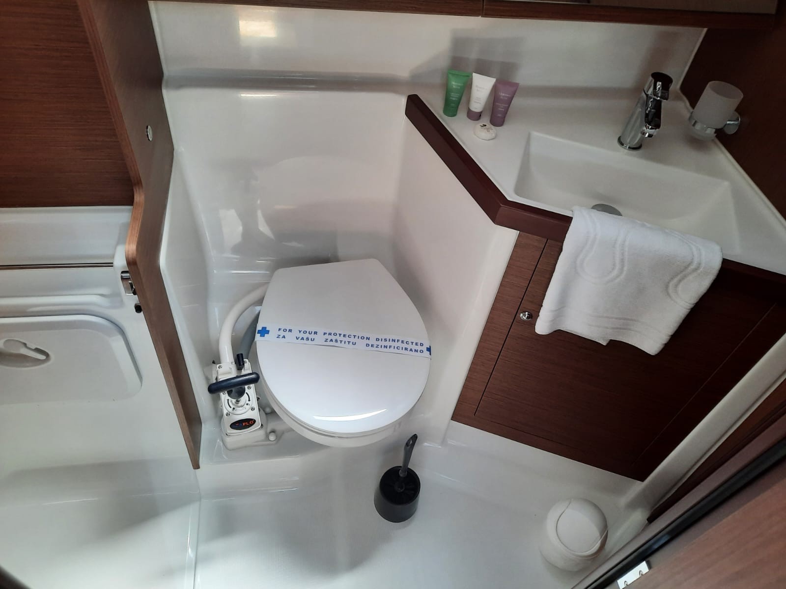 Oceanis 40.1, Albius | Yacht Charter Croatia
