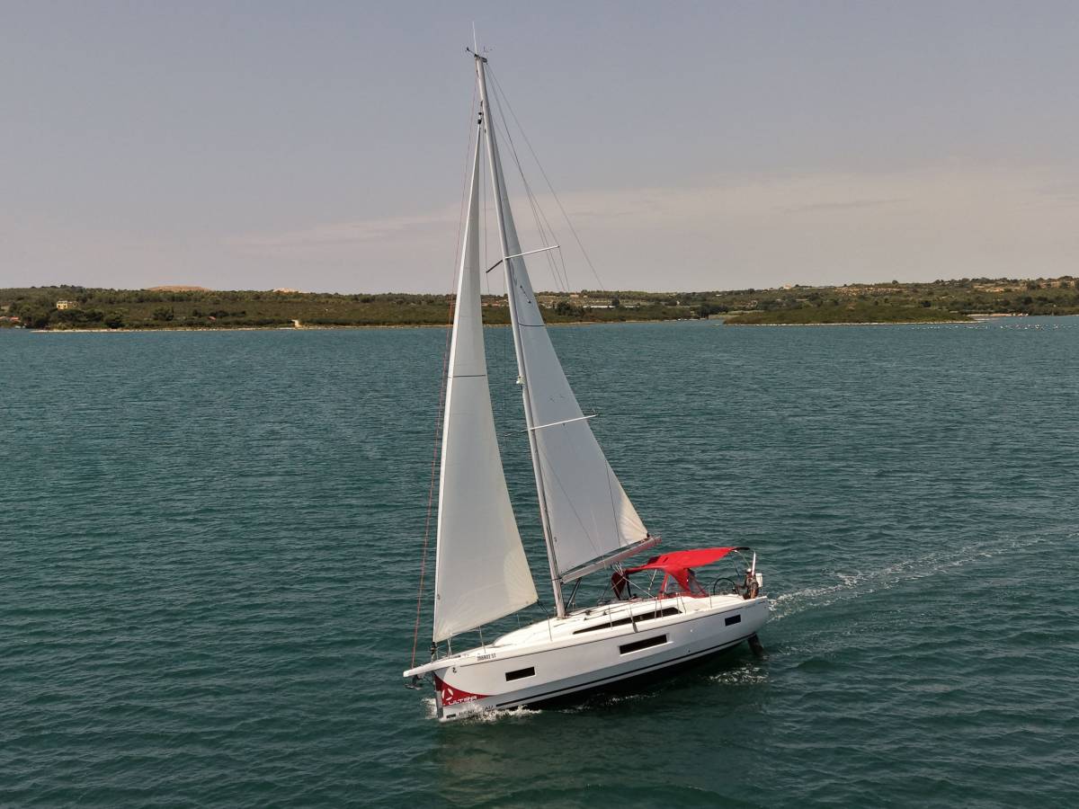 Oceanis 40.1, Dory | Yacht Charter Croatia
