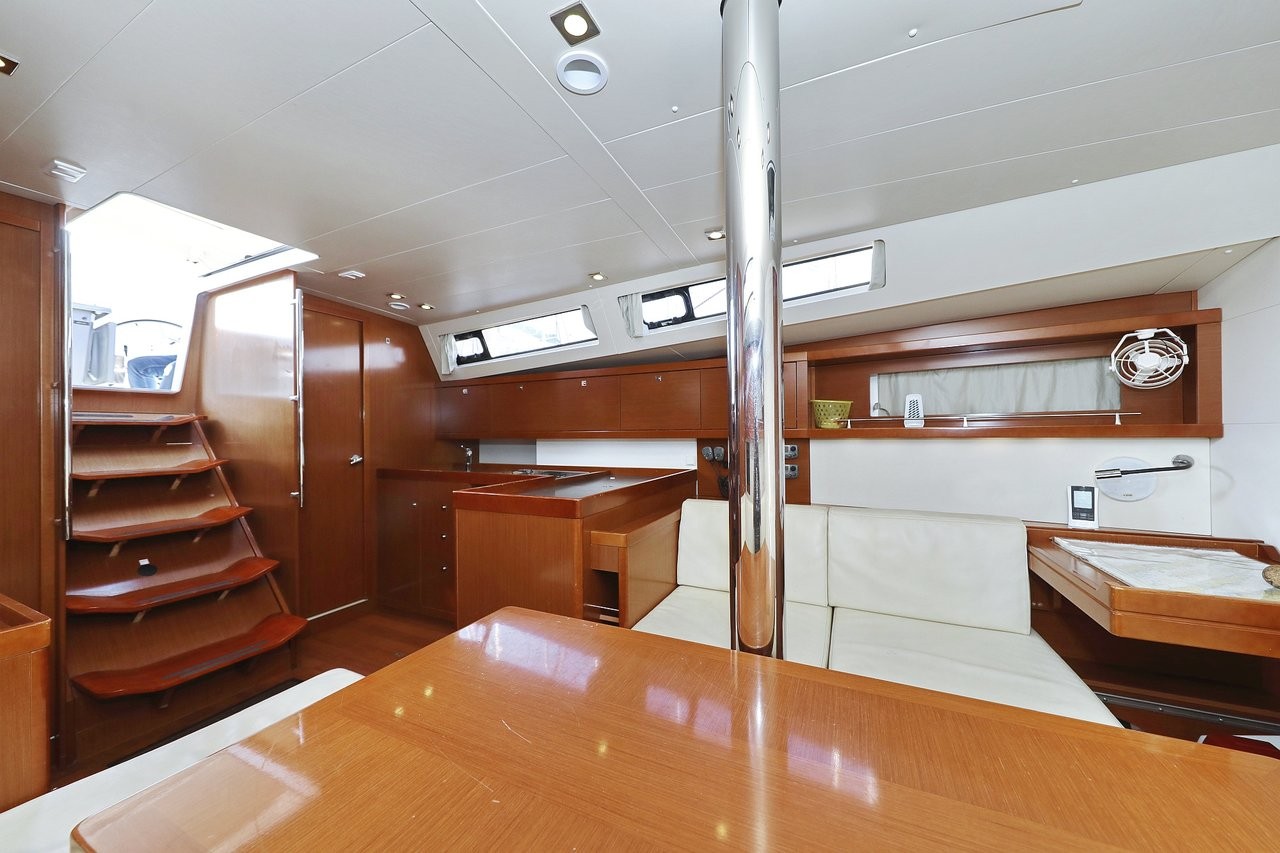 Oceanis 41, Hope | Yacht Charter Croatia