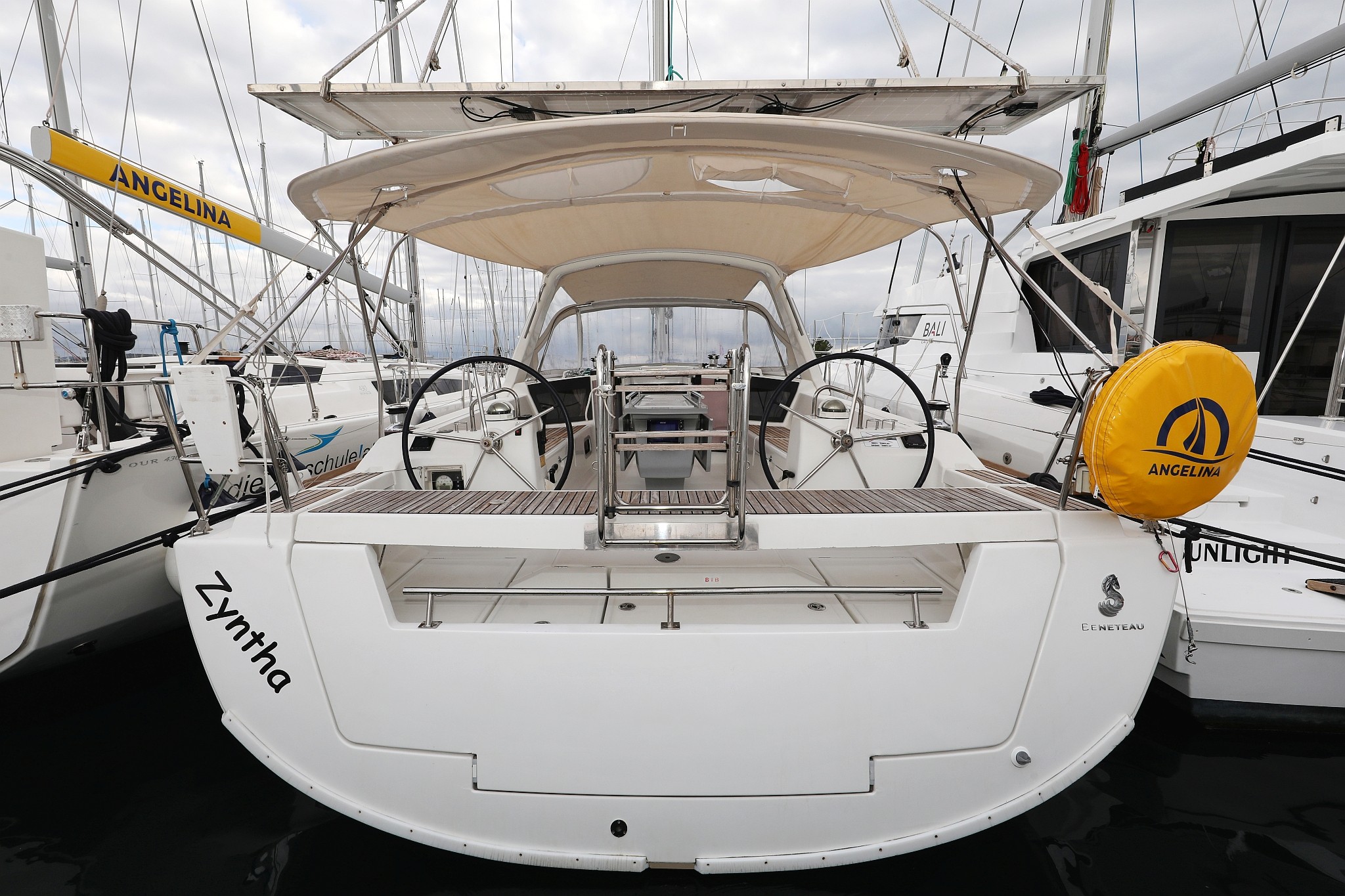 Oceanis 41, Zyntha | Yacht Charter Croatia