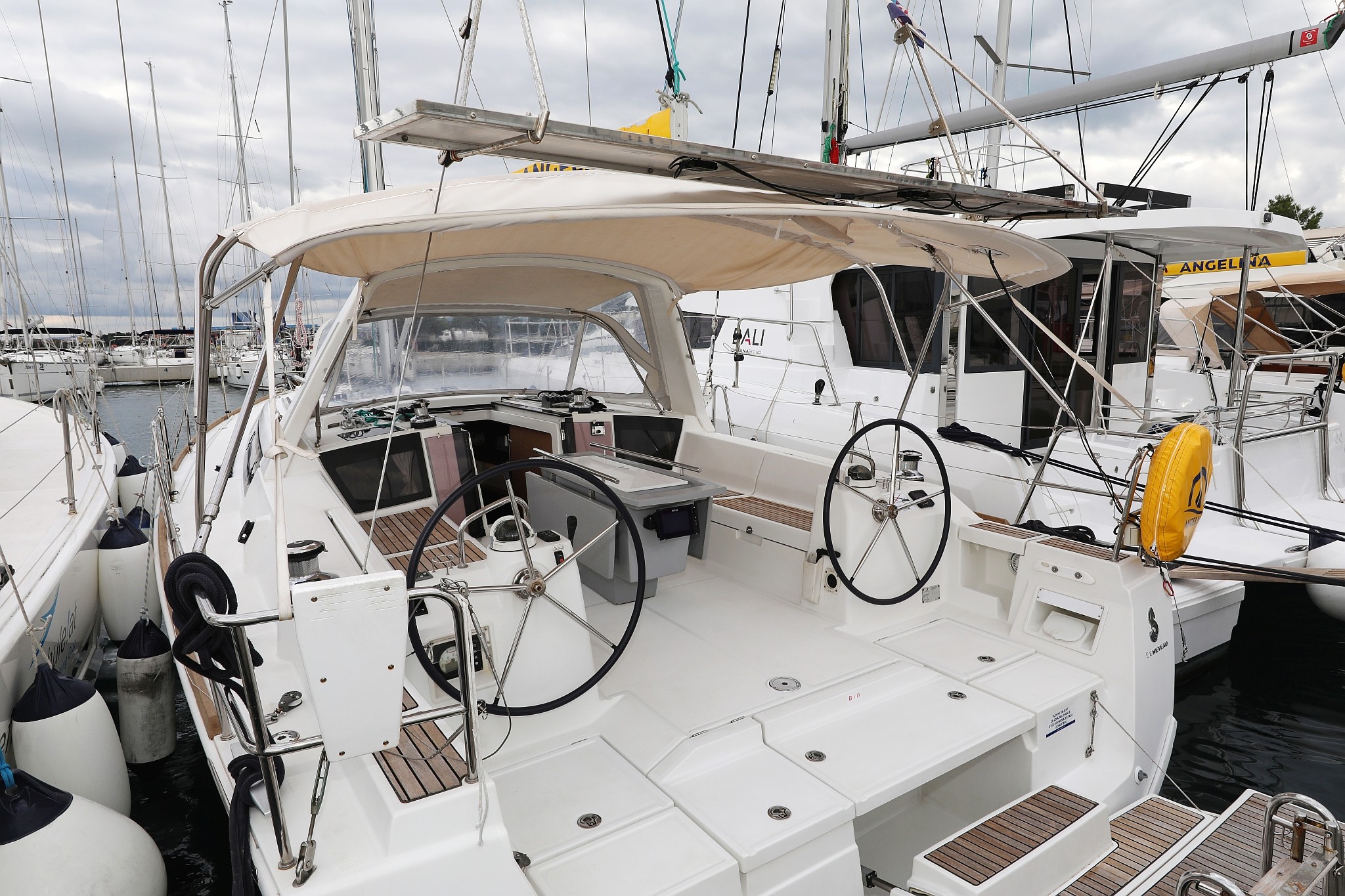 Oceanis 41, Zyntha | Yacht Charter Croatia
