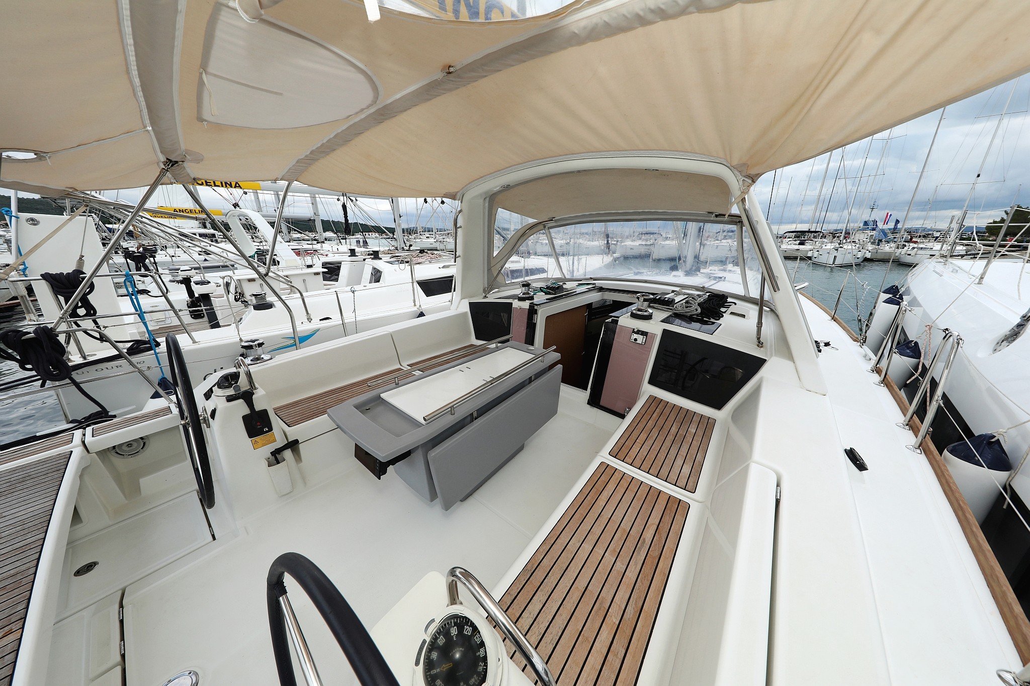 Oceanis 41, Zyntha | Yacht Charter Croatia