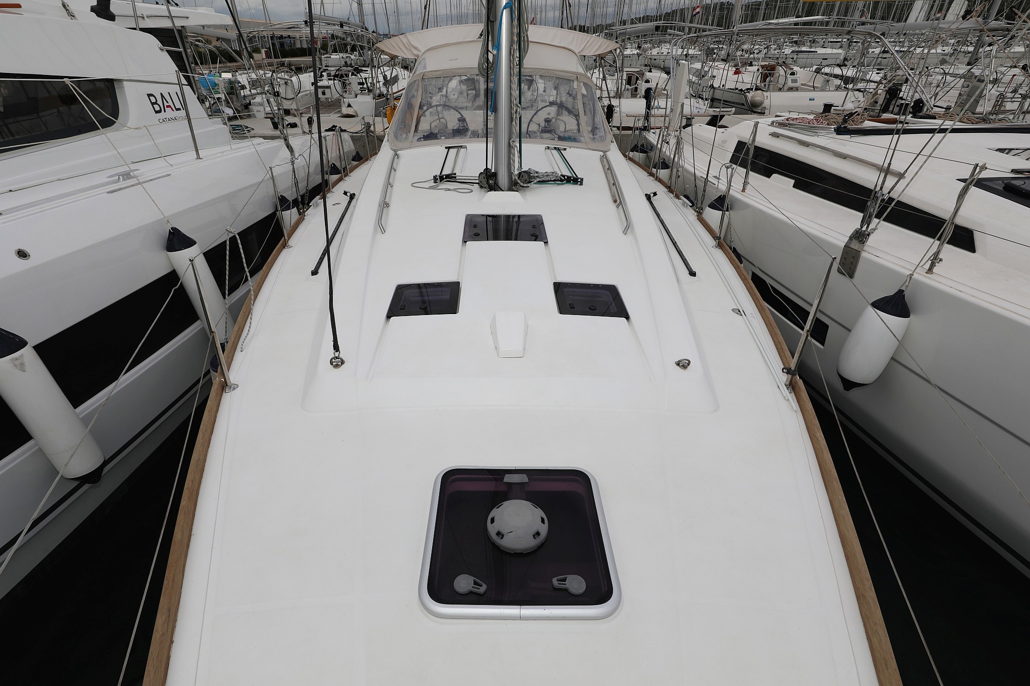 Oceanis 41, Zyntha | Yacht Charter Croatia