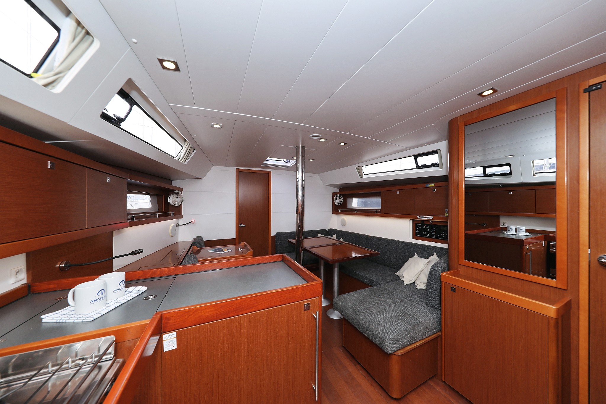 Oceanis 41, Zyntha | Yacht Charter Croatia