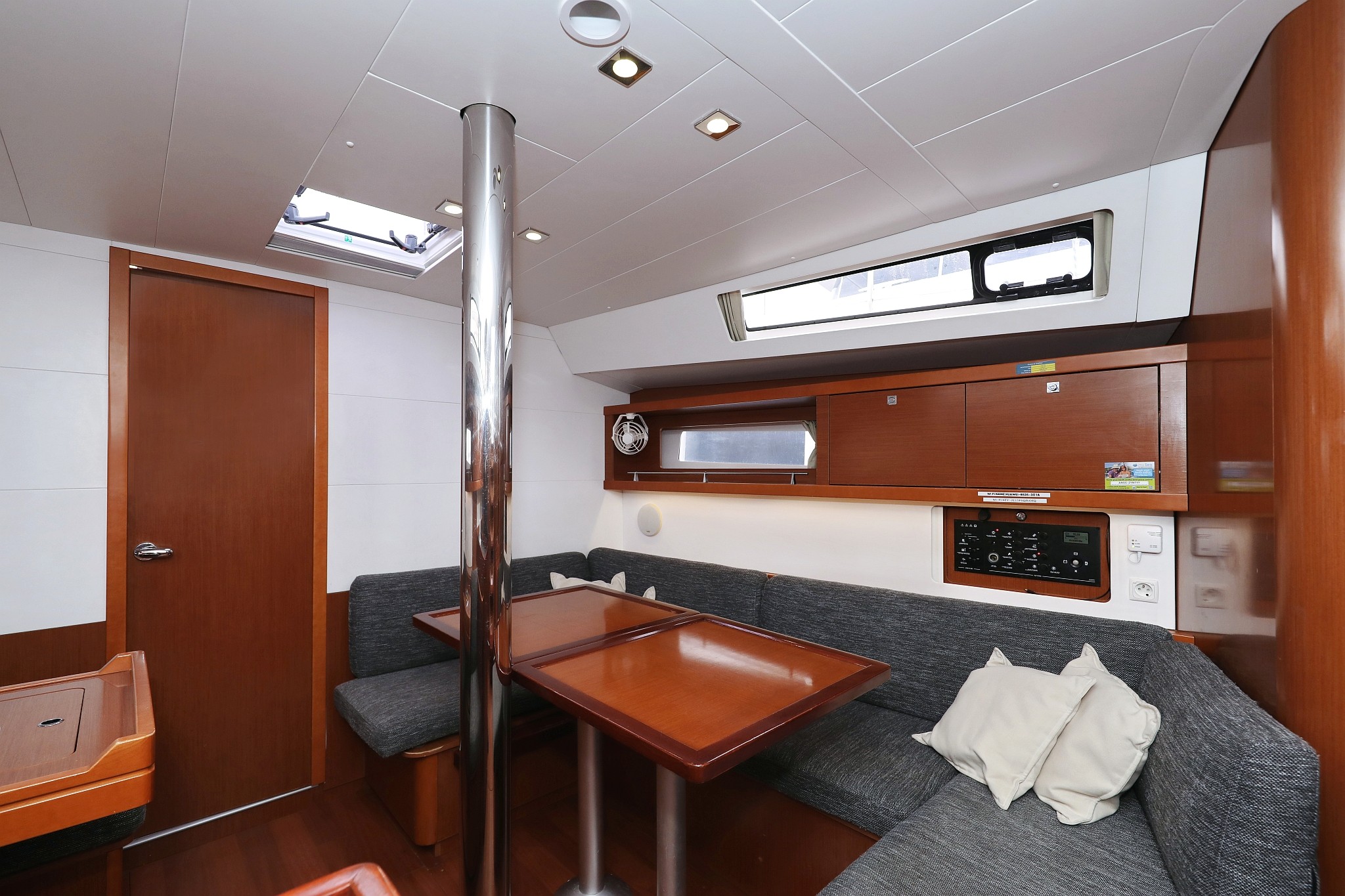 Oceanis 41, Zyntha | Yacht Charter Croatia