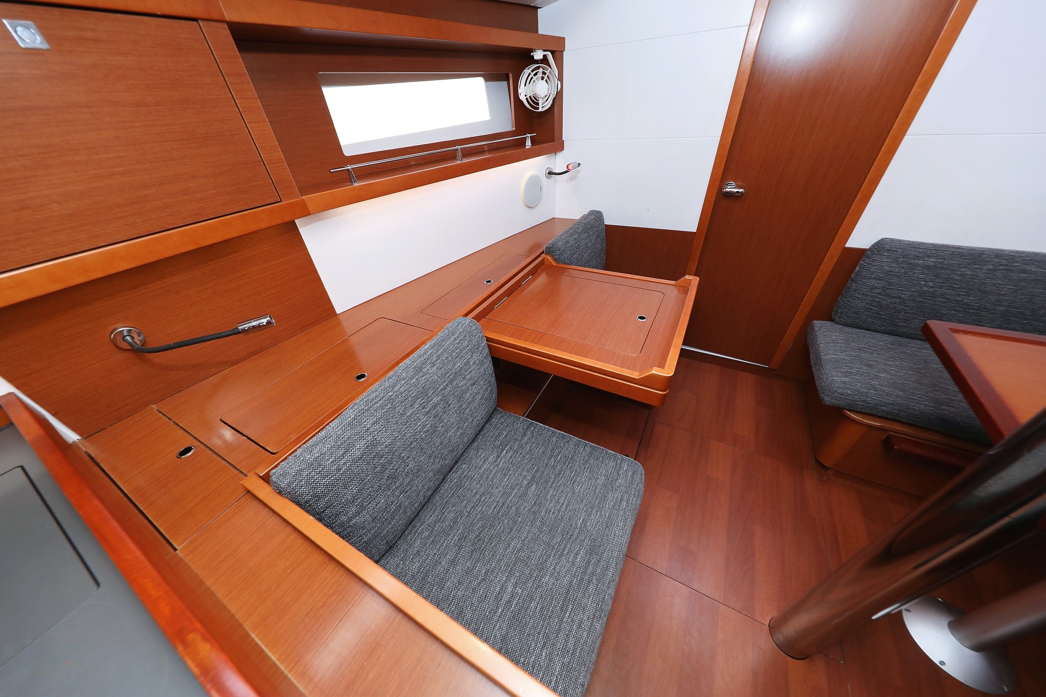 Oceanis 41, Zyntha | Yacht Charter Croatia