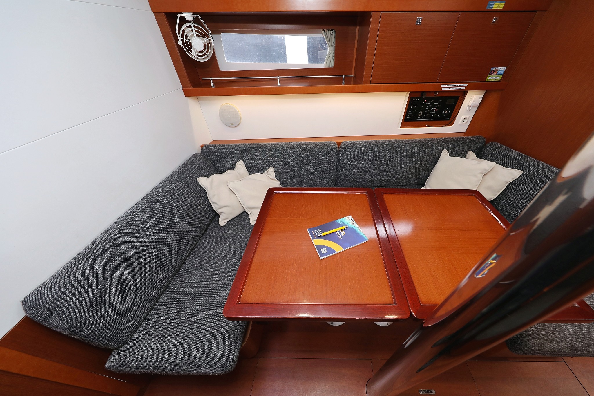 Oceanis 41, Zyntha | Yacht Charter Croatia