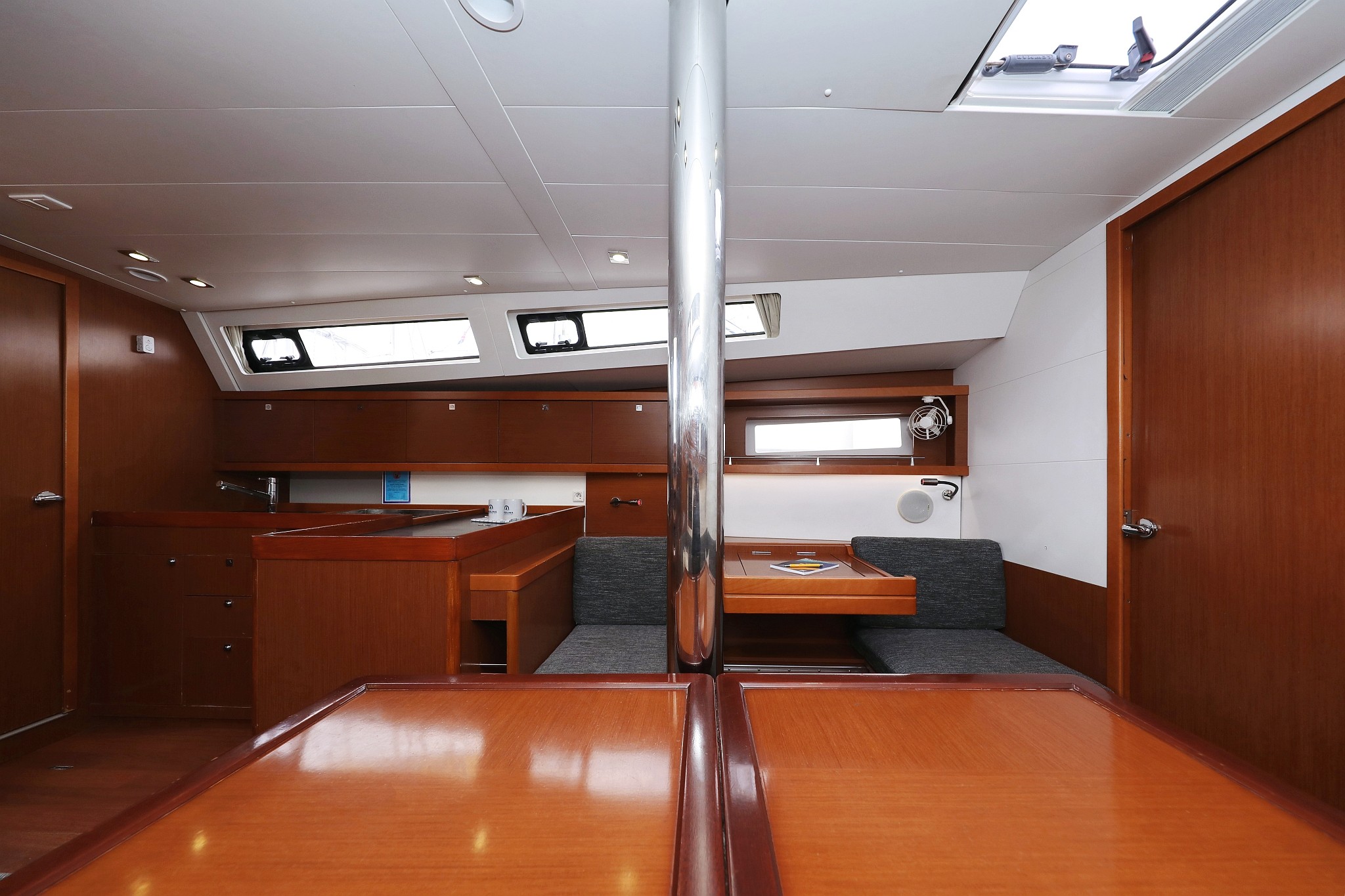 Oceanis 41, Zyntha | Yacht Charter Croatia