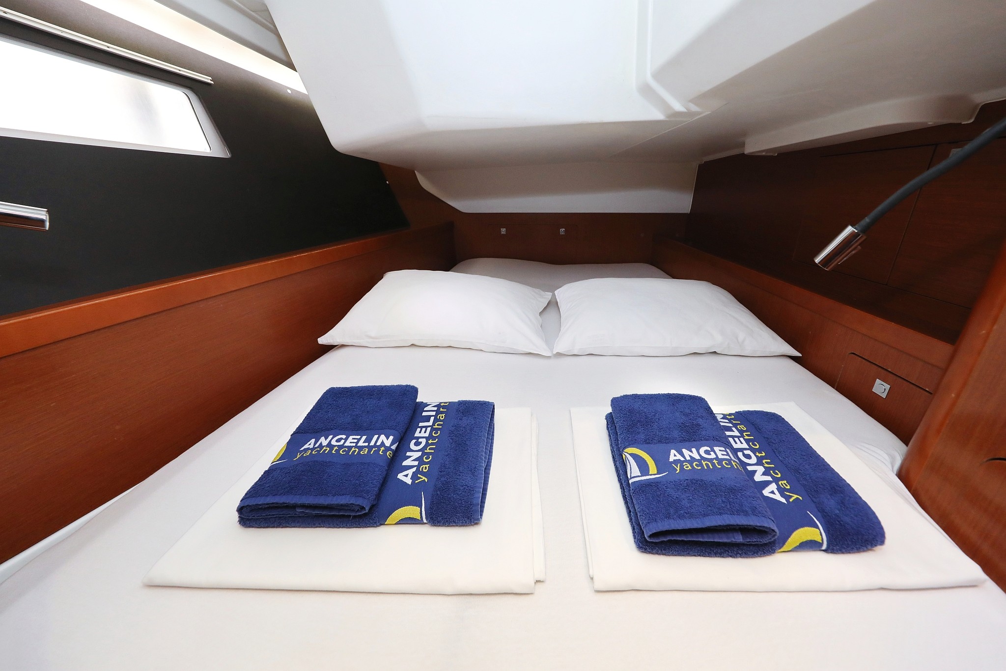 Oceanis 41, Zyntha | Yacht Charter Croatia
