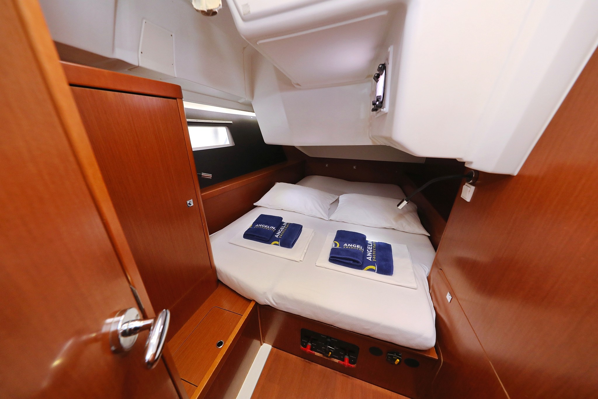 Oceanis 41, Zyntha | Yacht Charter Croatia