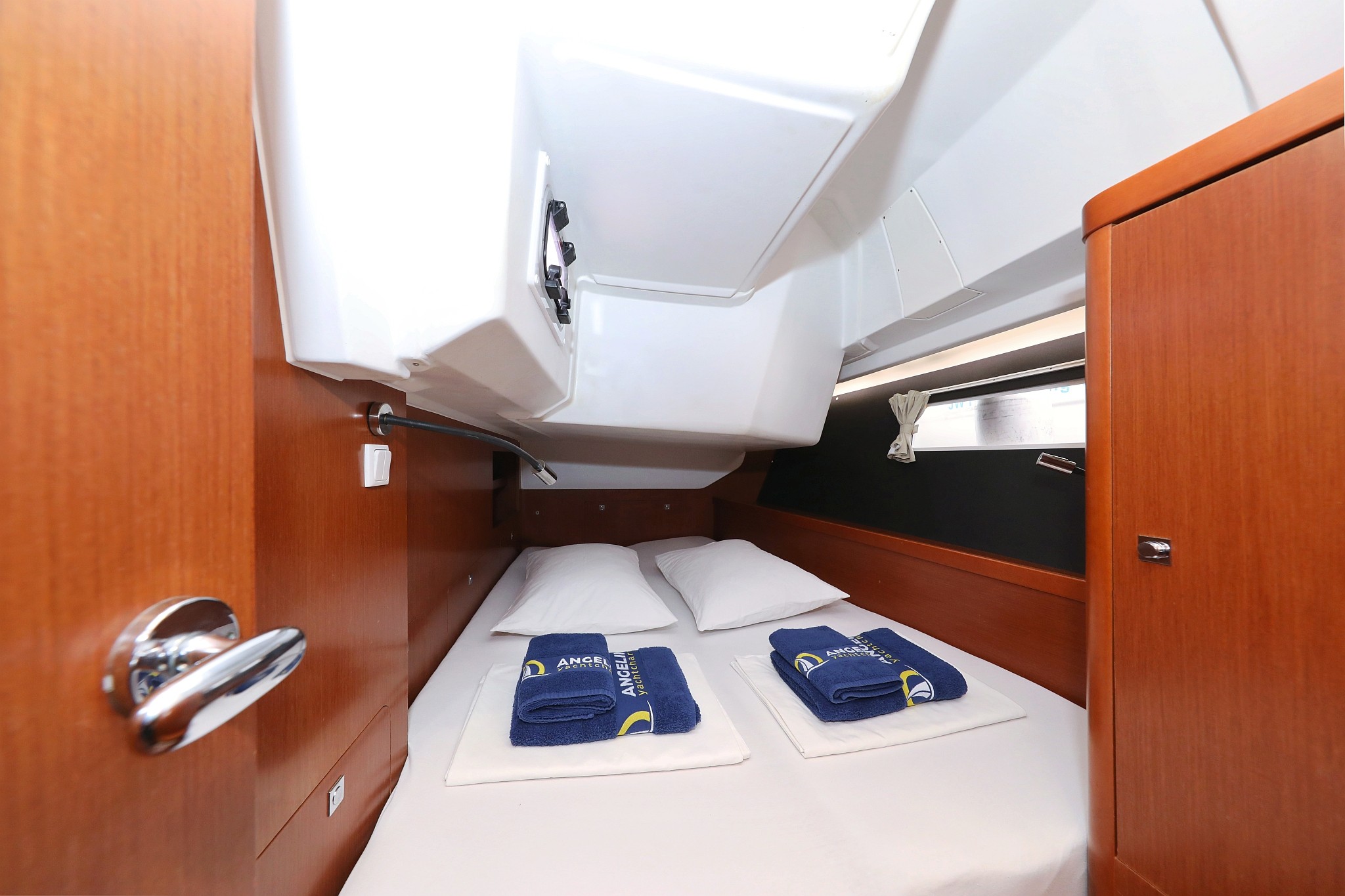 Oceanis 41, Zyntha | Yacht Charter Croatia