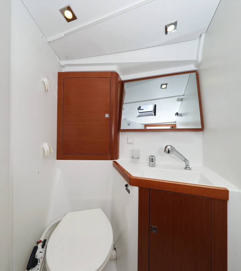 Oceanis 41, Zyntha | Yacht Charter Croatia