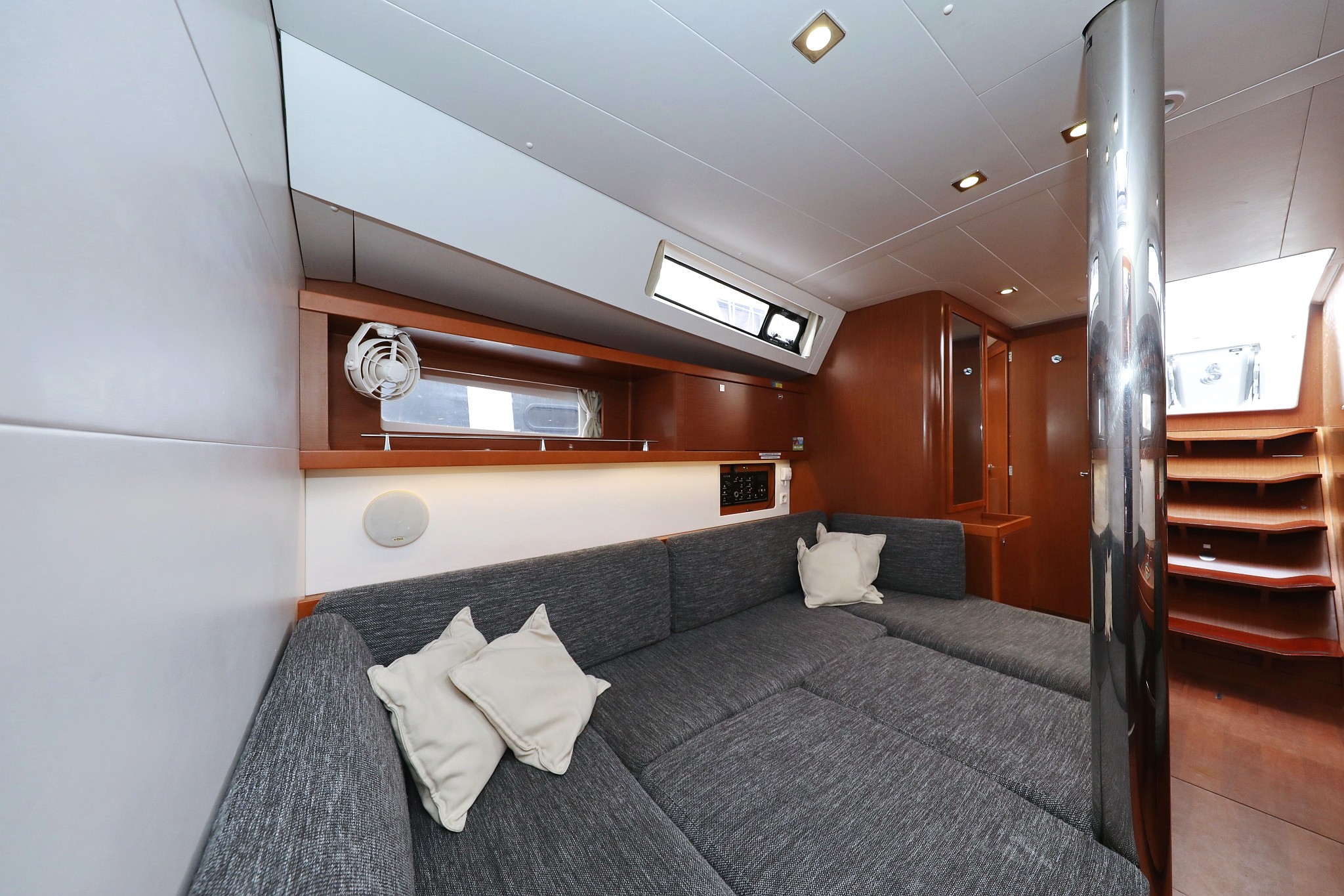 Oceanis 41, Zyntha | Yacht Charter Croatia