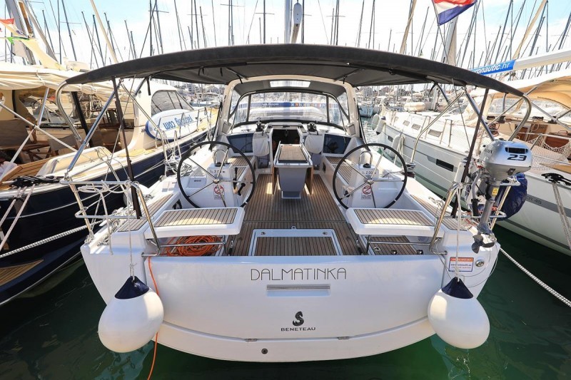 Oceanis 41.1, Dalmatinka | Yacht Charter Croatia
