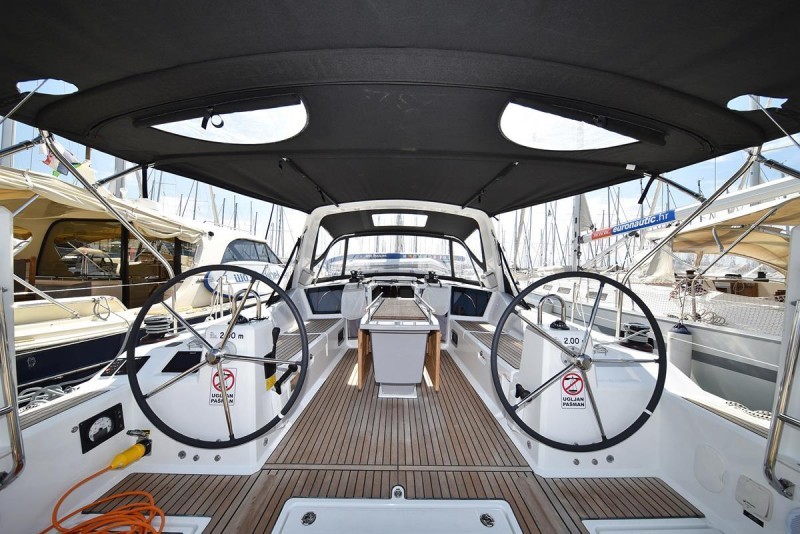Oceanis 41.1, Dalmatinka | Yacht Charter Croatia