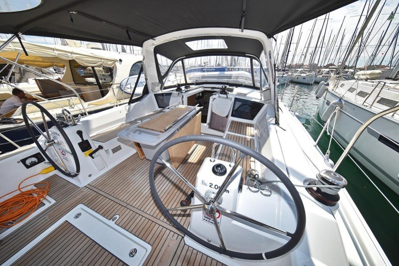Oceanis 41.1, Dalmatinka | Yacht Charter Croatia