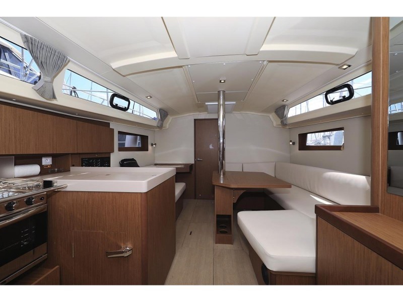 Oceanis 41.1, Dalmatinka | Yacht Charter Croatia