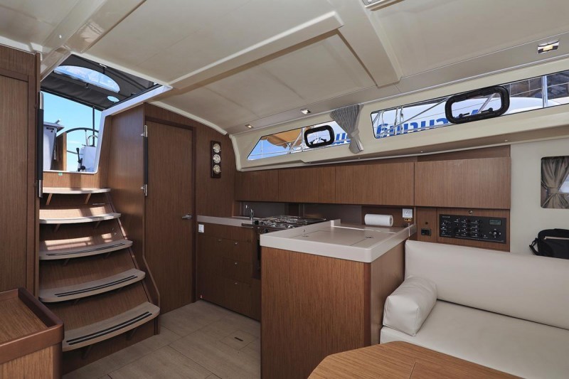Oceanis 41.1, Dalmatinka | Yacht Charter Croatia