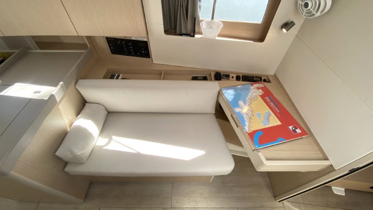 Oceanis 41.1, Pauline | Yacht Charter Croatia