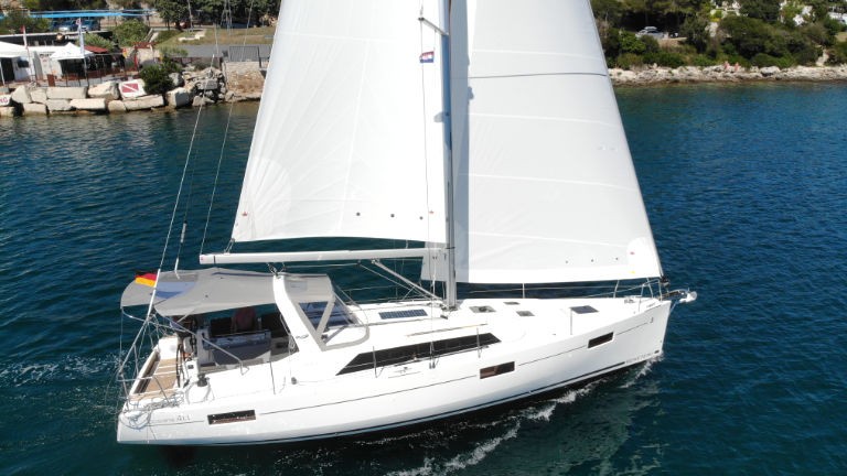 Oceanis 41.1, All Winds | Yacht Charter Croatia