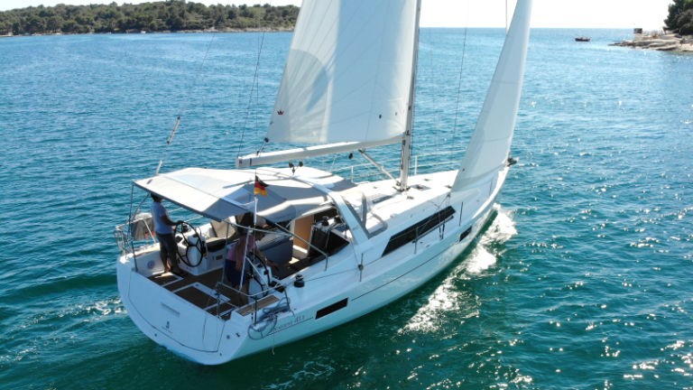 Oceanis 41.1, All Winds | Yacht Charter Croatia