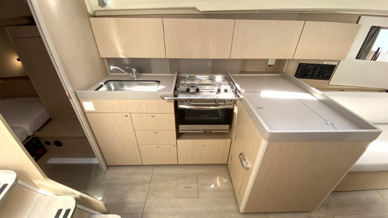 Oceanis 41.1, All Winds | Yacht Charter Croatia
