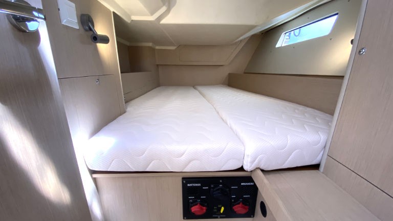 Oceanis 41.1, All Winds | Yacht Charter Croatia