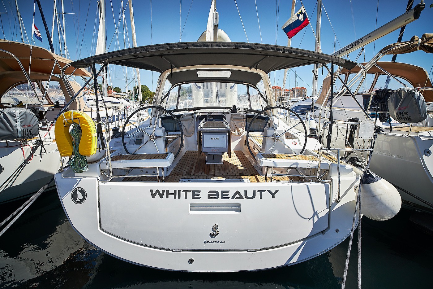 Oceanis 41.1, White Beauty | Yacht Charter Croatia