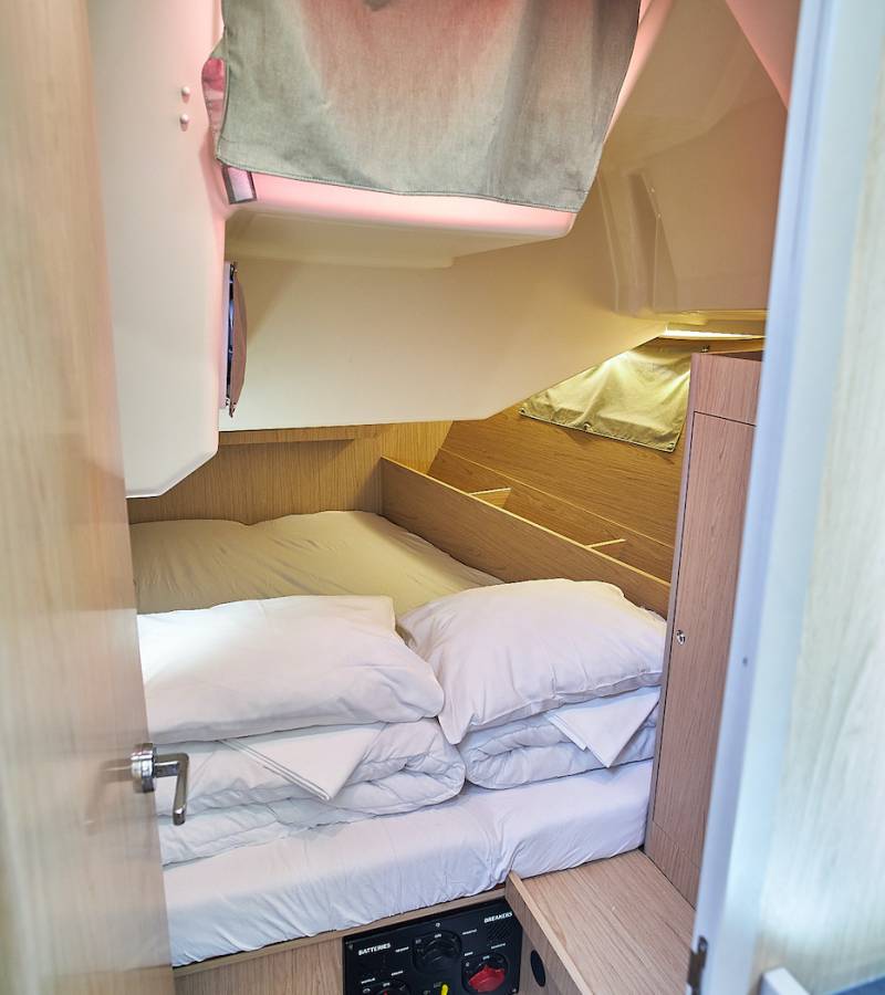 Oceanis 41.1, White Beauty | Yacht Charter Croatia