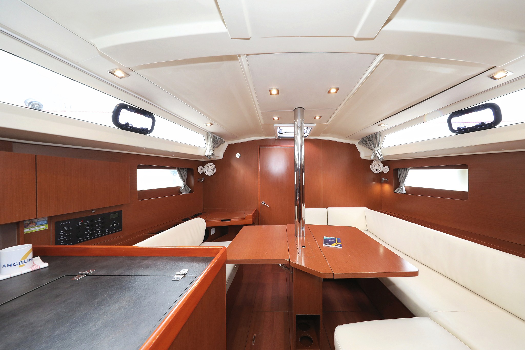 Oceanis 41.1, Dream Course | Yacht Charter Croatia