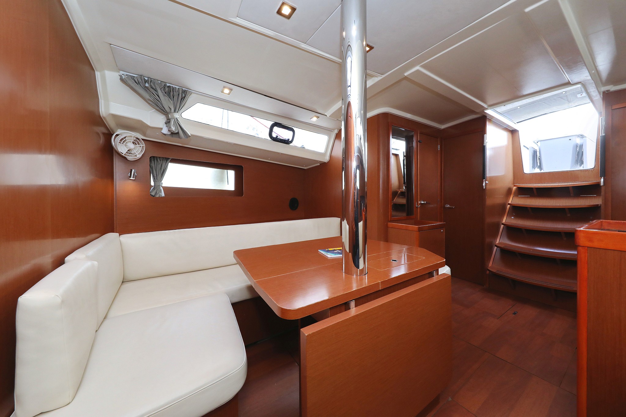 Oceanis 41.1, Dream Course | Yacht Charter Croatia