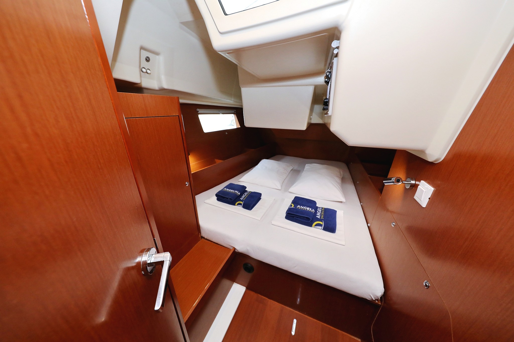 Oceanis 41.1, Dream Course | Yacht Charter Croatia