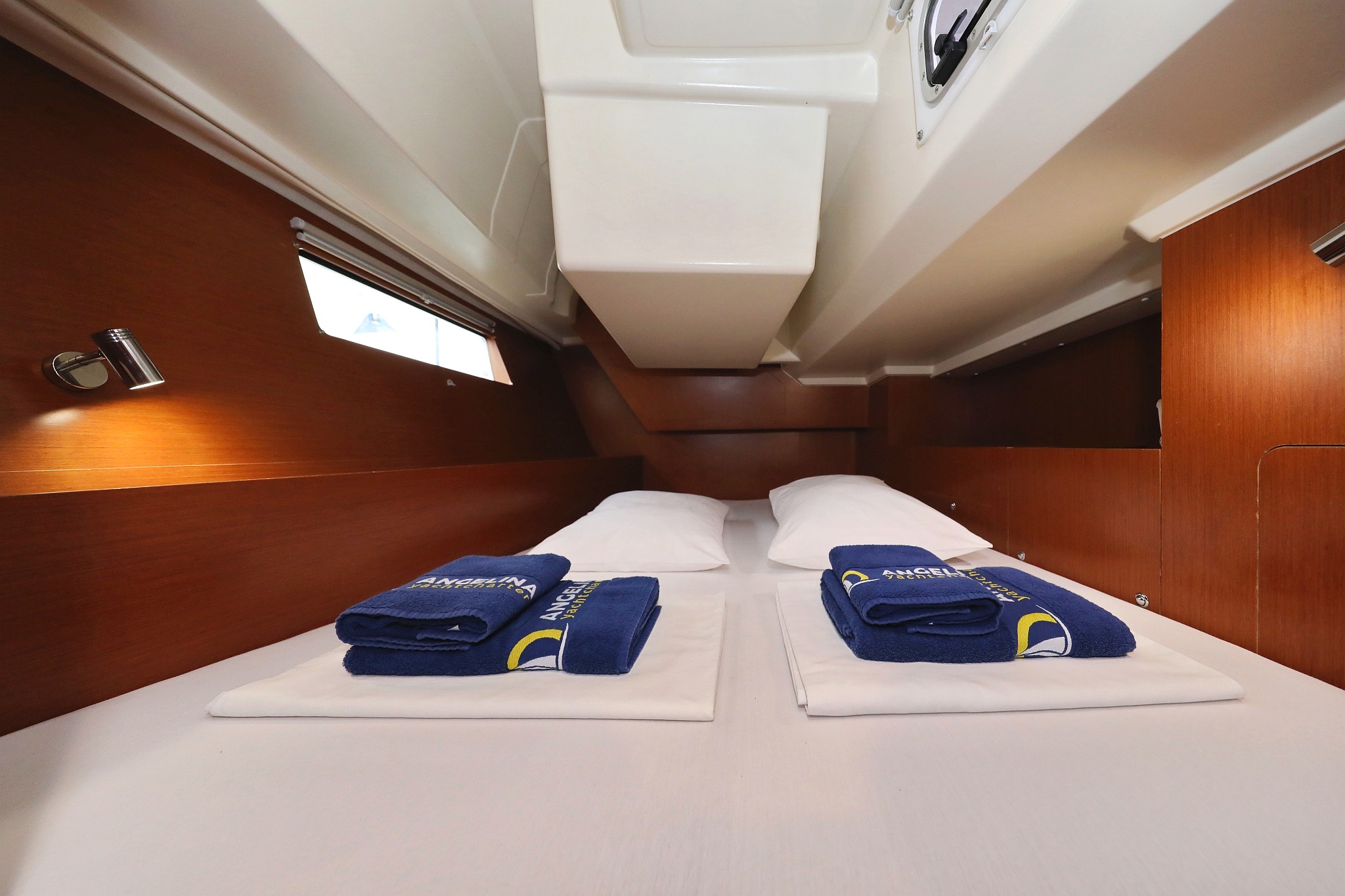 Oceanis 41.1, Dream Course | Yacht Charter Croatia