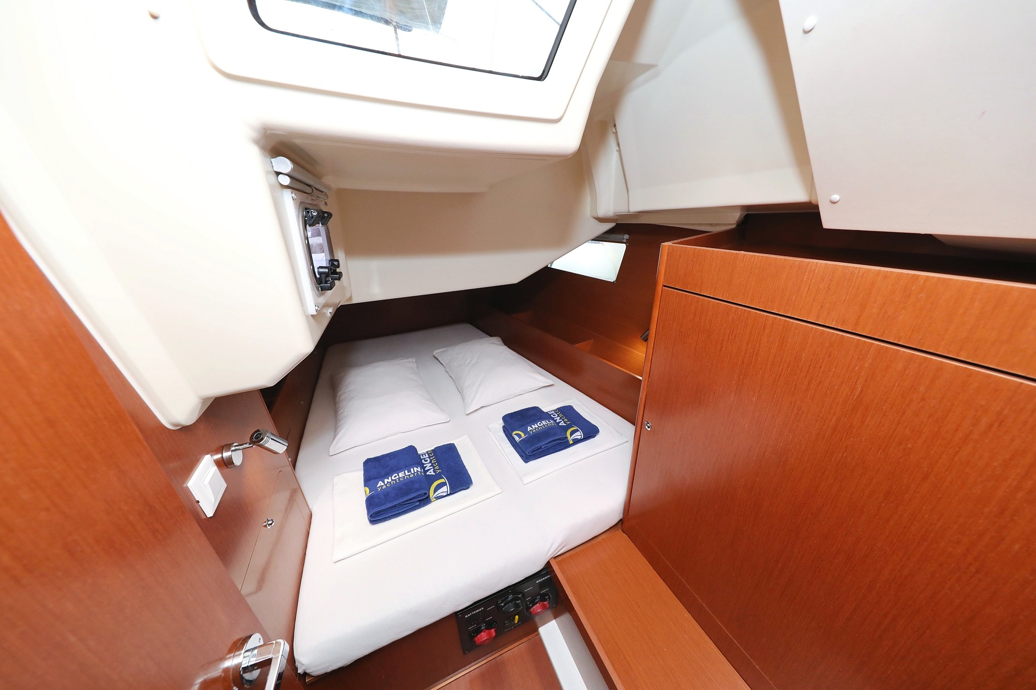 Oceanis 41.1, Dream Course | Yacht Charter Croatia