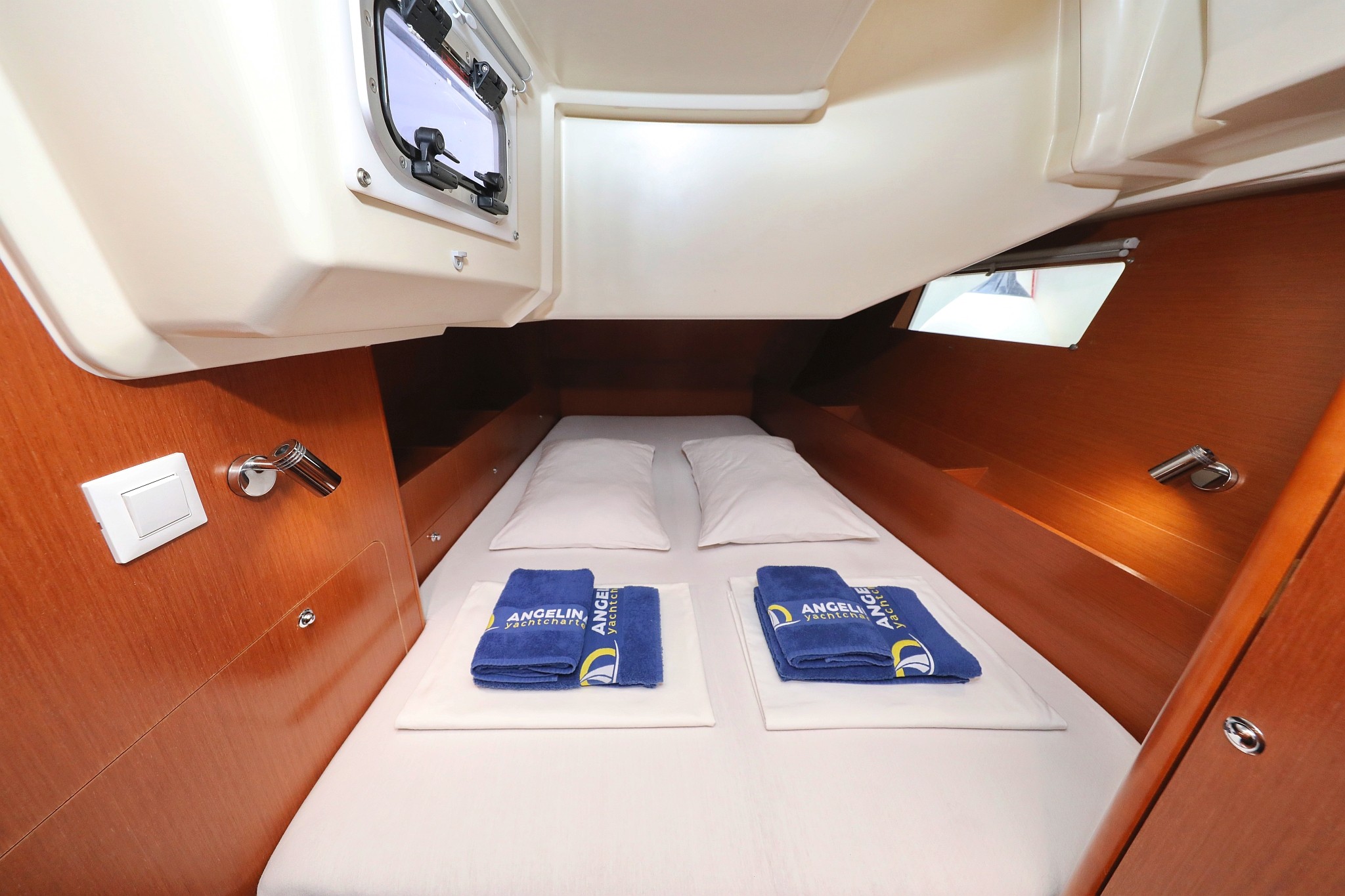 Oceanis 41.1, Dream Course | Yacht Charter Croatia