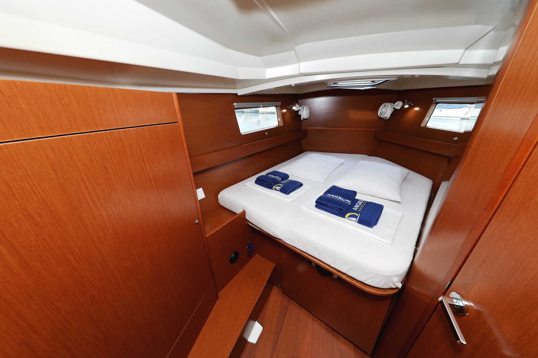 Oceanis 41.1, Dream Course | Yacht Charter Croatia